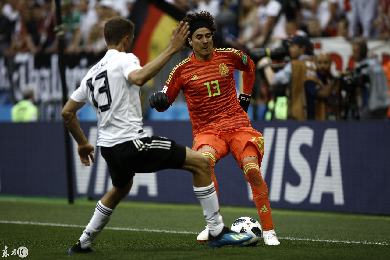 开元体育-勒沃库森训练开放日，今晨主帅复盘引欢呼，意大利杯在即，赛程密集仍需轮换(勒沃库森解雇滕哈格原因)