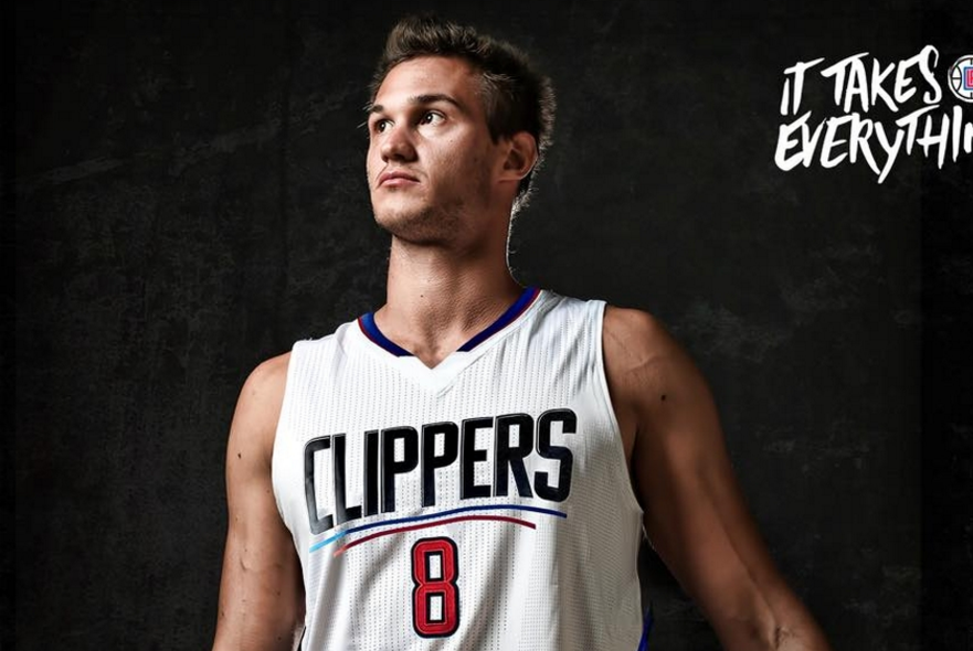 开元官网-冲刺阶段埃因霍温调整名单以备NBA季后赛，回应争议环节打磨，媒体盛赞，身体对抗强度拉满(nba季后赛对阵图2024最新公告最新)