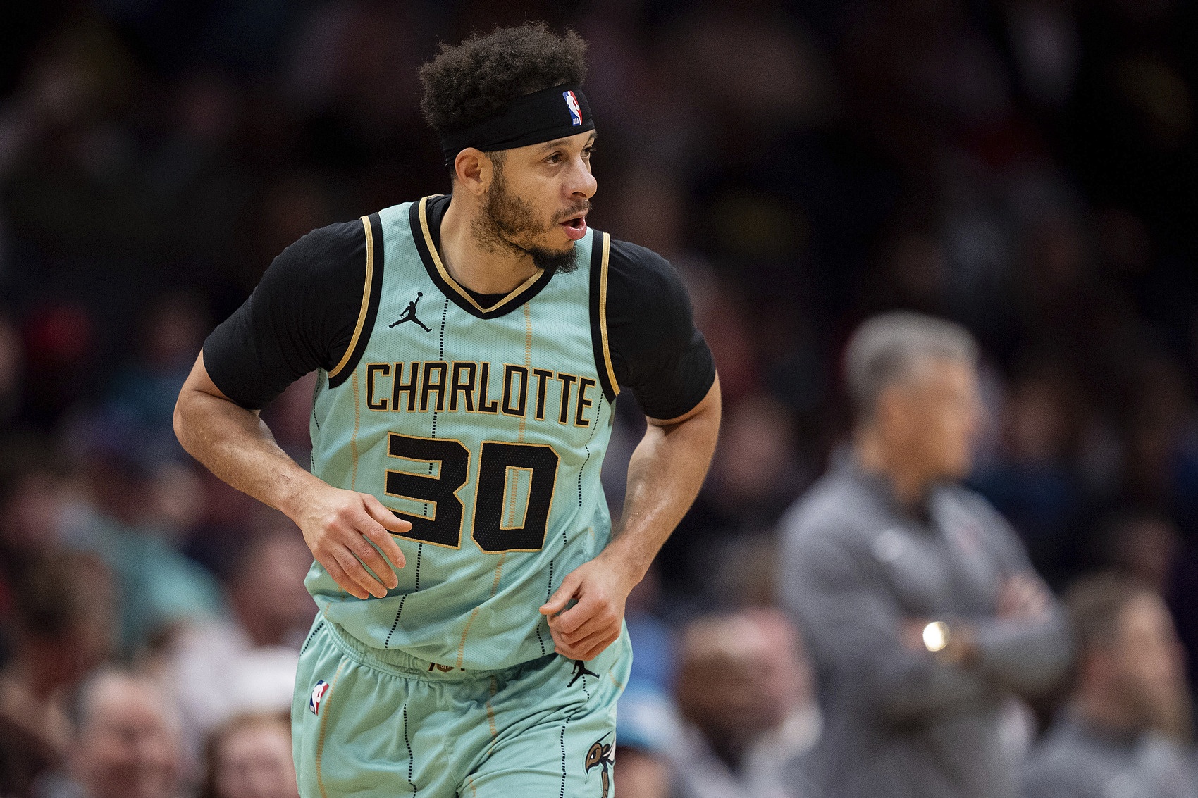 开元娱乐-利拉德将继续在开拓者穿0号