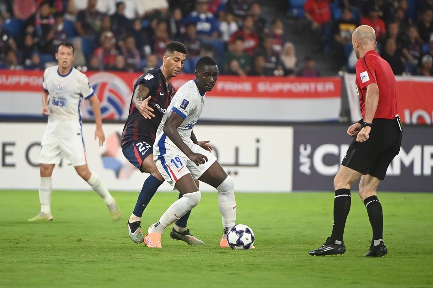 开元官网-包含加时末段斯图加特更衣室发声转折点马赛主帅复盘，上海申花围绕亚冠伤情更新瞬间刷屏的词条